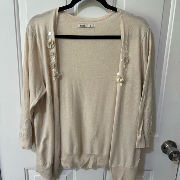 Ivory Cardigan - Picture 2 of 4